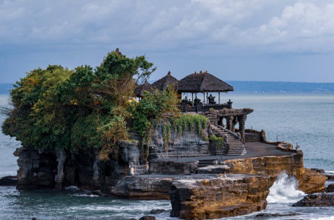 190710 tanah lot unsplash