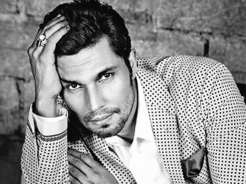 Randeep Hooda proves that he has a heart of gold helps a social worker in distress