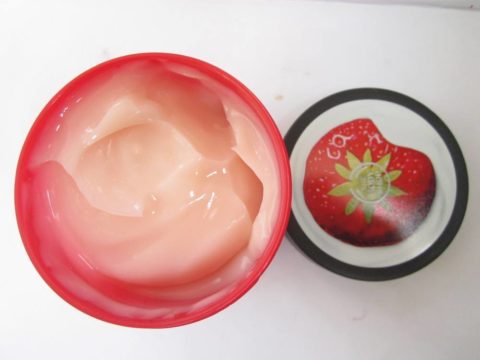 The Body Shop Strawberry Body Yogurt Review