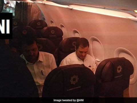 3fiv7vrg rahul gandhi flies to srinagar 625x300 24 August 19