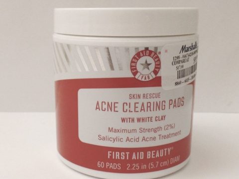 First Aid Beauty Skin Rescue Acne Clearing Pads with White Clay Review