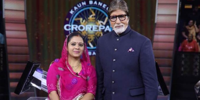 saroj sisodia with amitabh bachchan on kbc 11 759