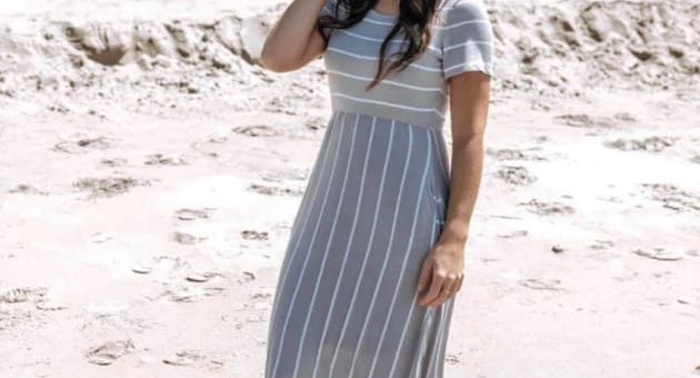 jana duggar on the beach