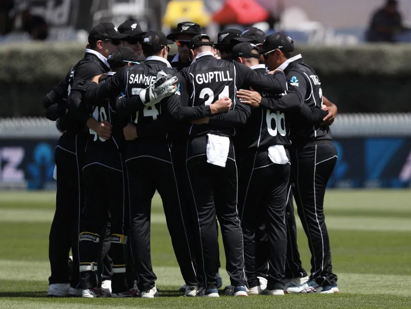 06j6ta2 new zealand odi huddle