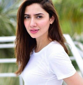 mahira khan says award shows must create categories for technicians 1596865417 9874