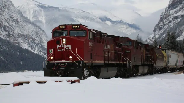 canadian pacific railway freight train