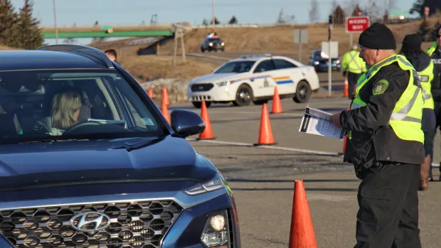 nova scotia border stops