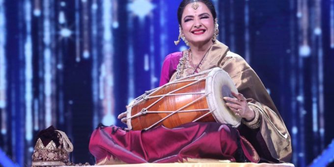 rekha indian idol guest