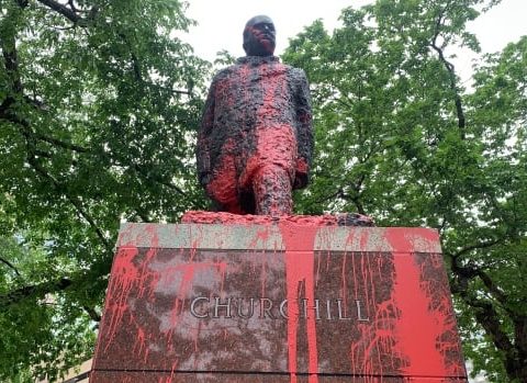 churchill statue defaced