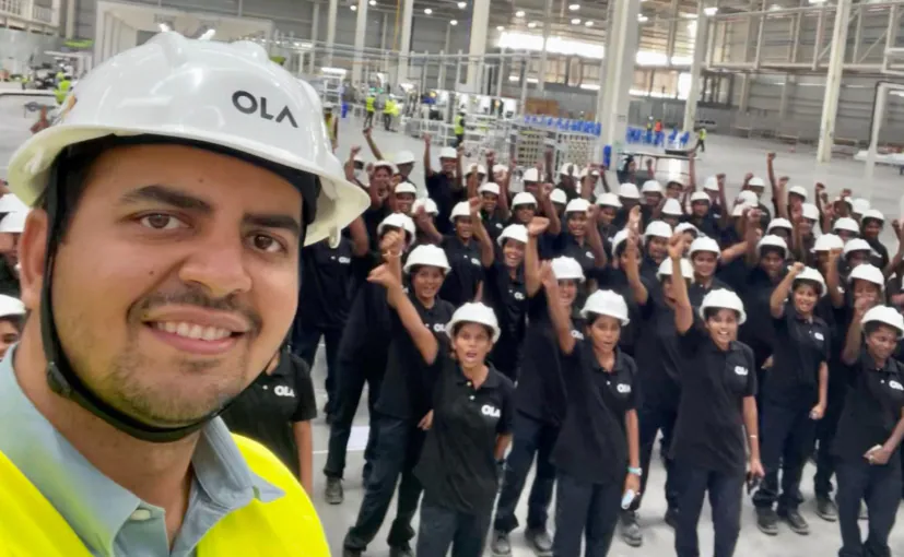 33pa2ir8 bhavish aggarwal with women employees of ola