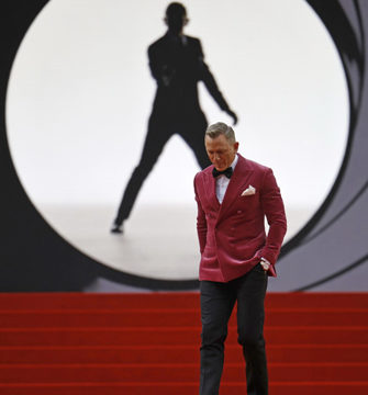 English actor Daniel Craig walks on the red carpet after arriving to attend the World Premiere of the James Bond 007 film No Time to Die at the Royal Albert Hall in west London on September 28 2