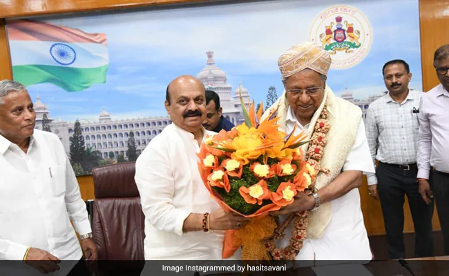 0inf68co kerala cm pinarayi vijayan meets karnataka counterpart basavaraj