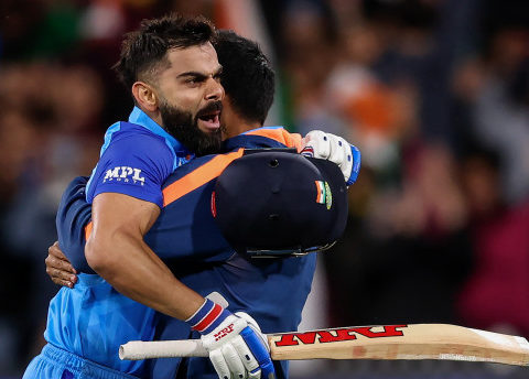 kohli celebrate