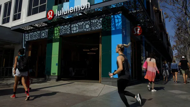 lululemon earns