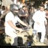 93eg2s8g rahul gandhi riding bike 625x300 27 November 22