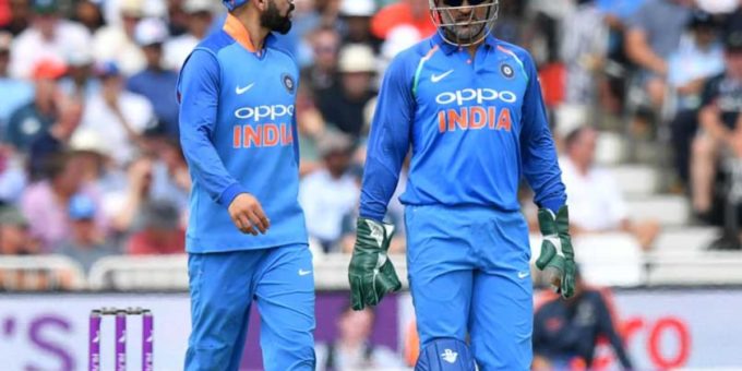 87r7ml virat kohli dhoni afp 625x300 21 October 18