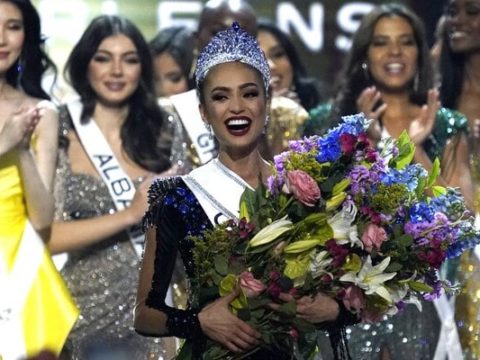 8902g6rg miss universe us 625x300 15 January 23