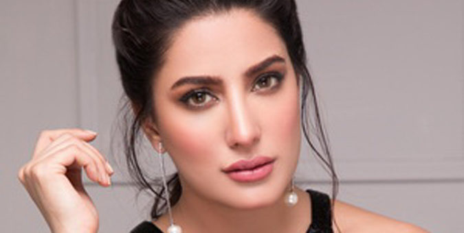 MehwishHayat resize