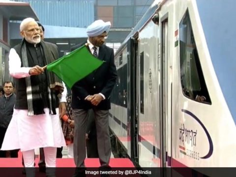 ke2dpcf vande bharat express narendra modi twitter 625x300 15 February 19