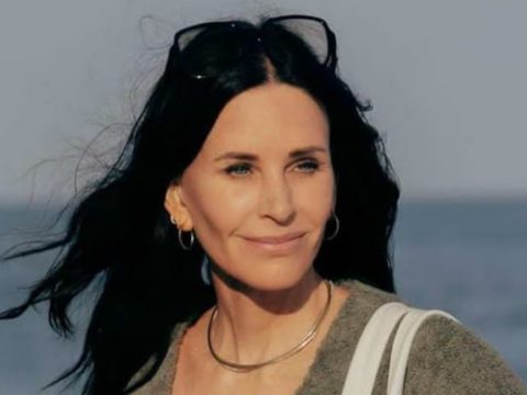 2rfscpm8 courteney cox 625x300 20 April 23