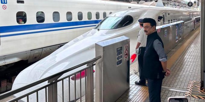 ceji1oj8 mk stalin travels in bullet train in japan 625x300 28 May 23