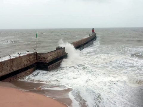 nfmdcej8 cyclone biparjoy in gujarat 625x300 15 June 23