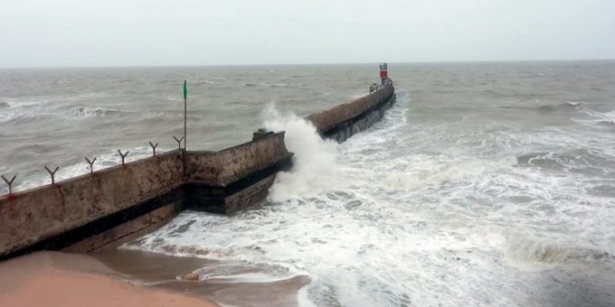 nfmdcej8 cyclone biparjoy in gujarat 625x300 15 June 23