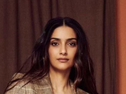 92hrih1o sonam kapoor 625x300 17 July 24