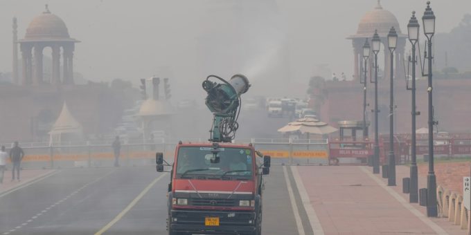 n6u8h3bo delhi air pollution 625x300 01 December 24